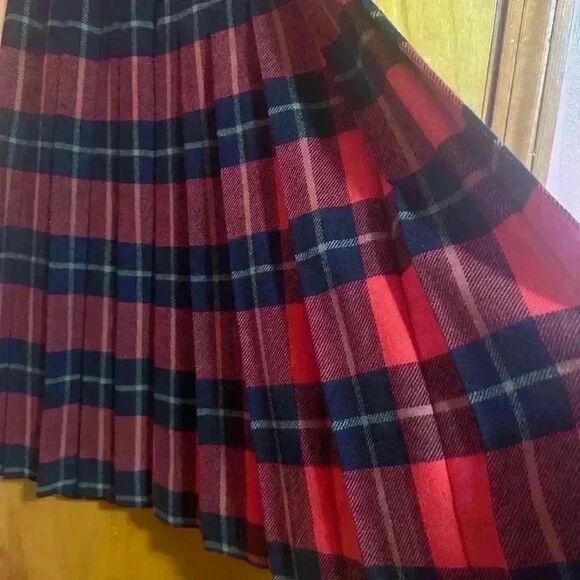Lord & Taylor  Plaid Skirt S Sloat Tailored Wool Red Black Tartan Kilt 1556 - Picture 9 of 10